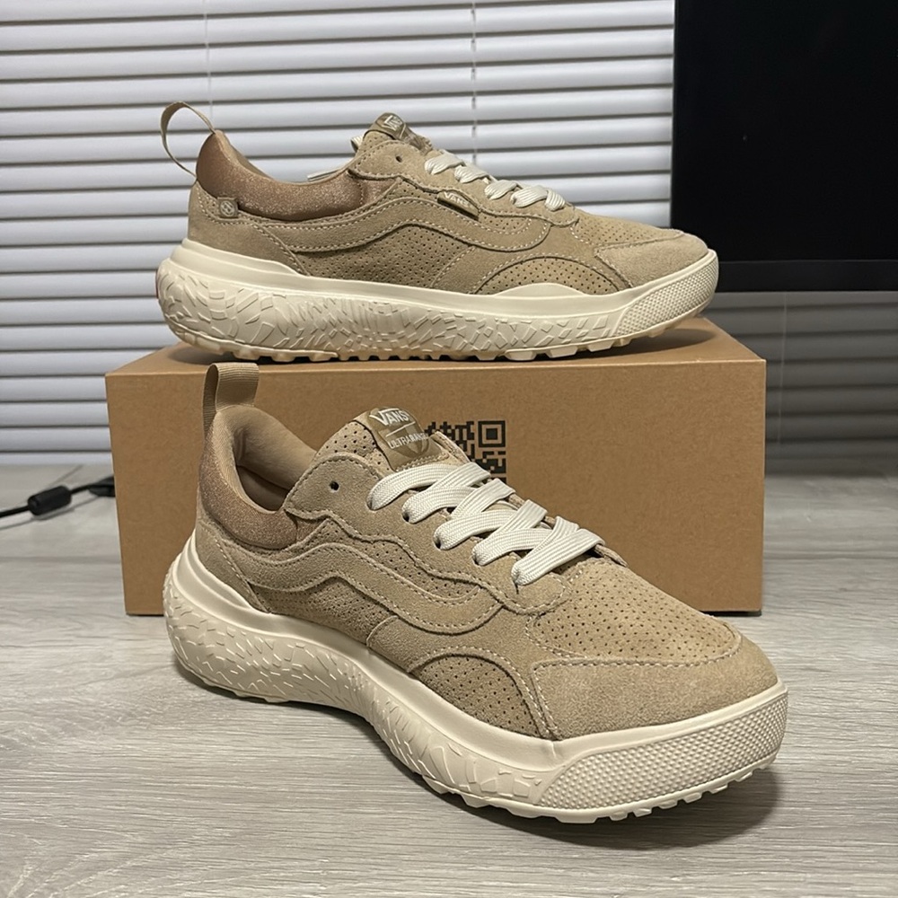 NWT Women's Vans UltraRange Neo VR3 Shoes - VN000CWESQ7 - Picture 11 of 11